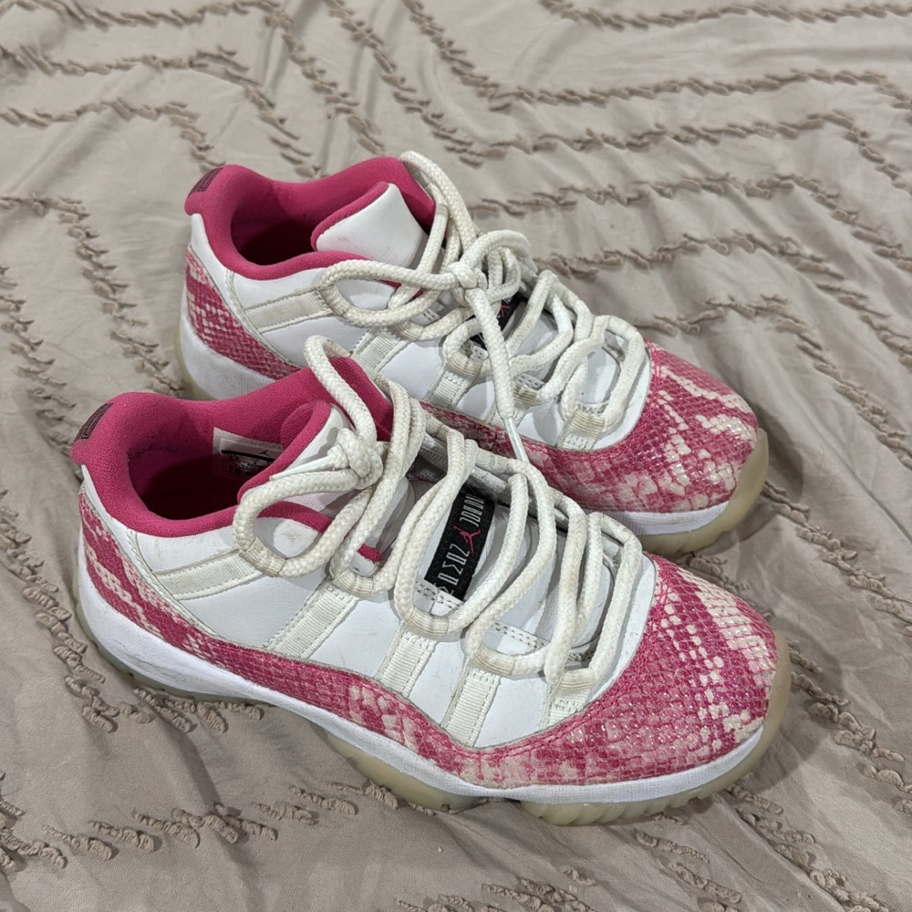 Jordan 11 retro low